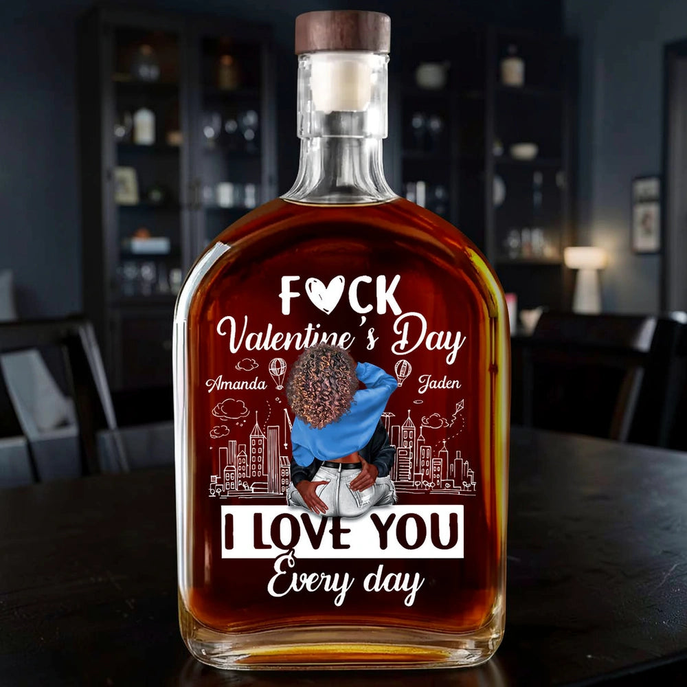 Personalized Glass Spirits Decanter With Couple Hugging Illustration, City Sketch & I Love You Every day, Unique Romantic Gift