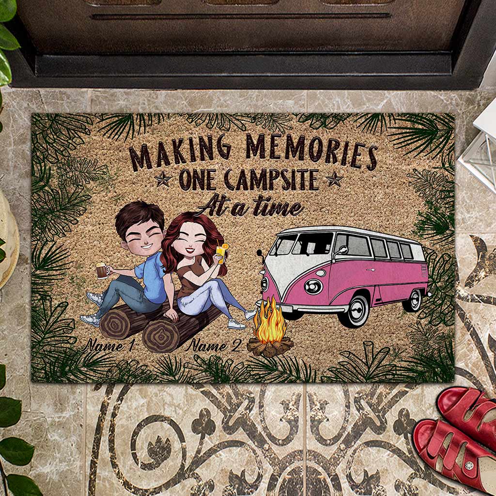 Making Memories Camping Couple - Personalized Doormat
