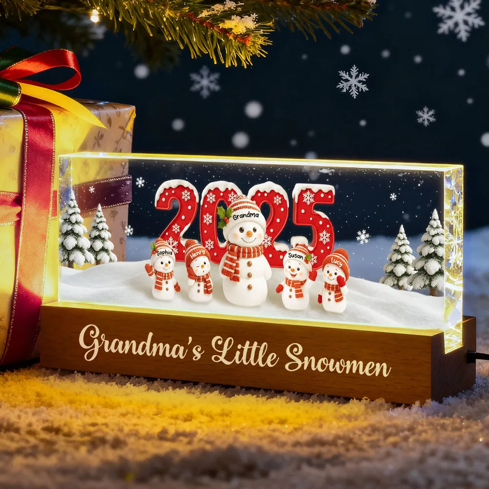 LED Light Plaque - Personalized Snowman Family for Grandma, cozy night light for Christmas, a unique heartfelt gift