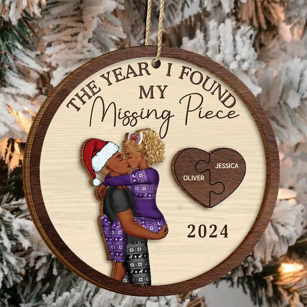Personalized 2-Layer Wooden Ornament for Couples, Kissing Hug Design, Romantic Christmas Tree Keepsake, Unique Custom Gift