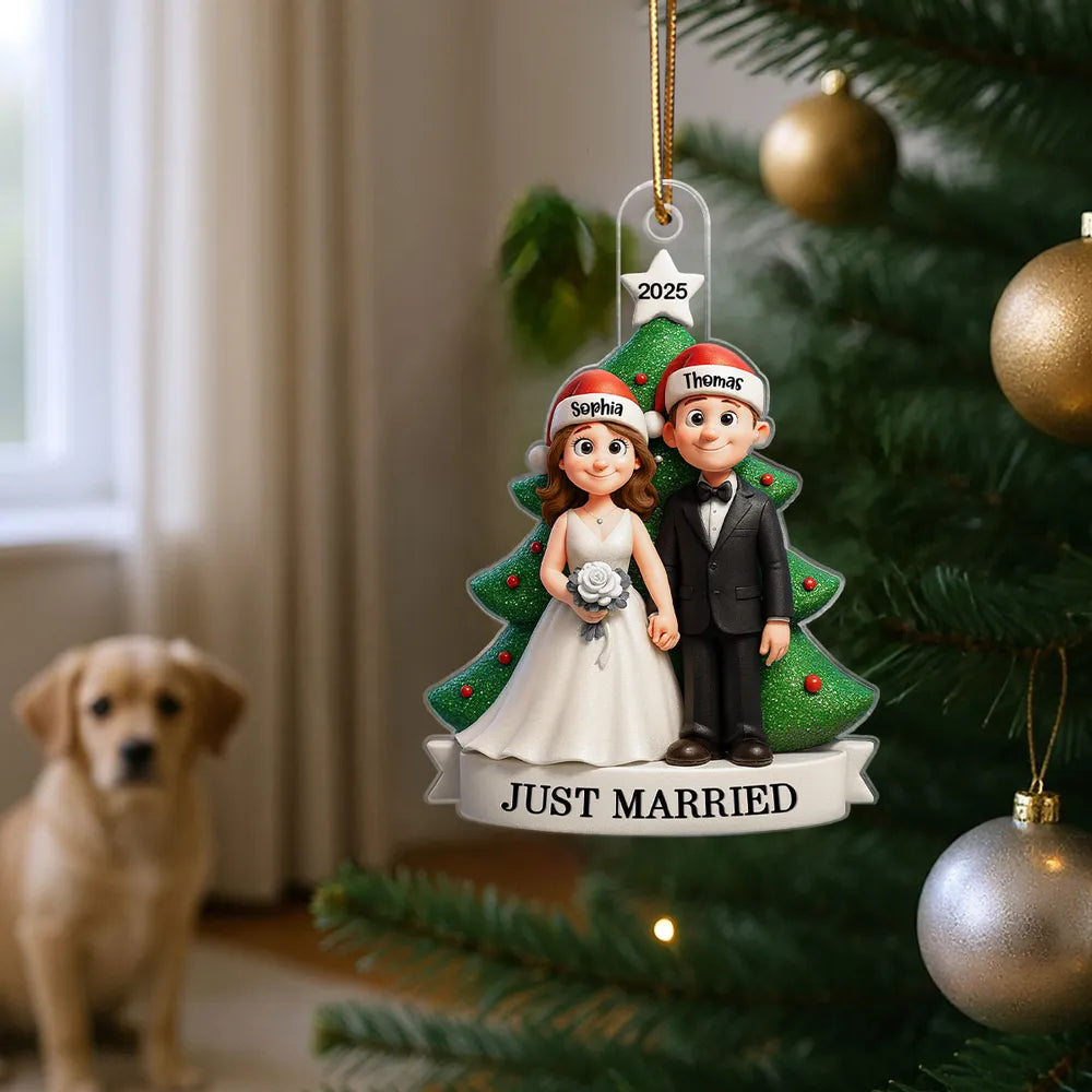 Acrylic Ornament with Newlywed Couple Design, Perfect Gift for First Christmas Together