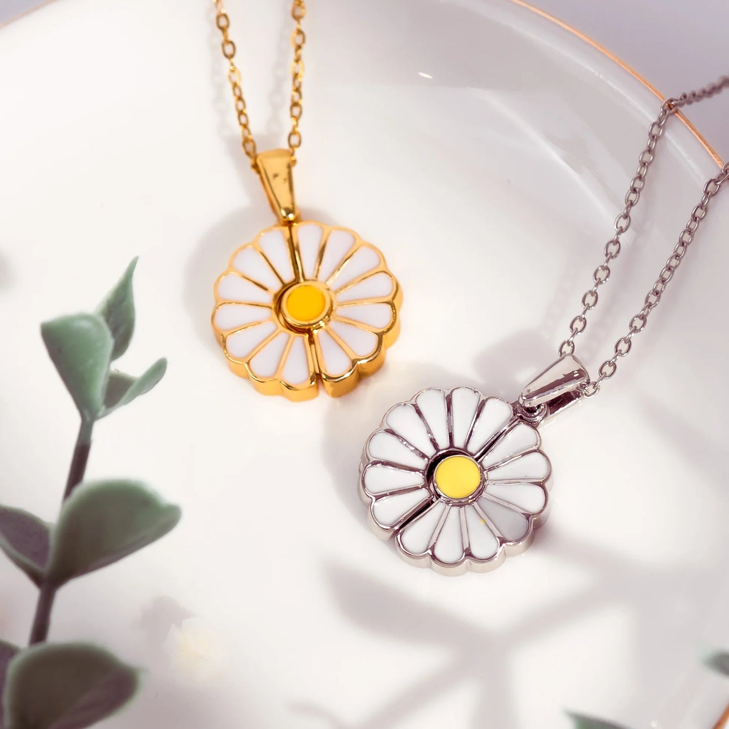 Personalized Stainless Steel Daisy Necklace With Custom Photo - Sweet Everyday Keepsake, Unique Gift For Mom