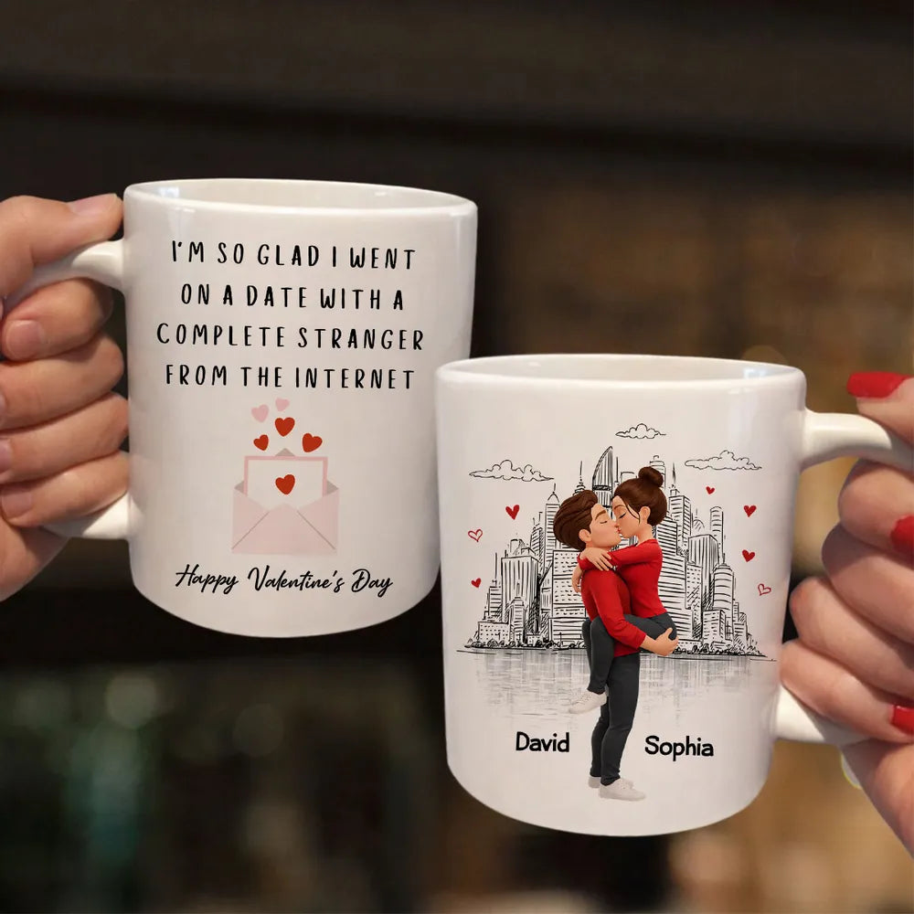 Personalized White Ceramic Mug, Kissing Couple City Sketch for Valentine's Day, Unique Romantic Gift for Girlfriend or Wife