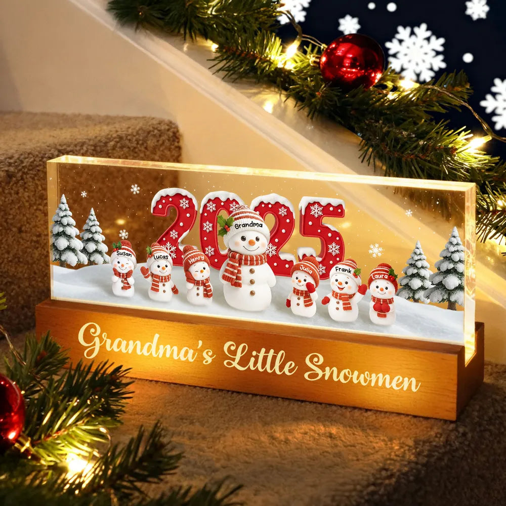 LED Light Plaque - Personalized Snowman Family for Grandma, cozy night light for Christmas, a unique heartfelt gift