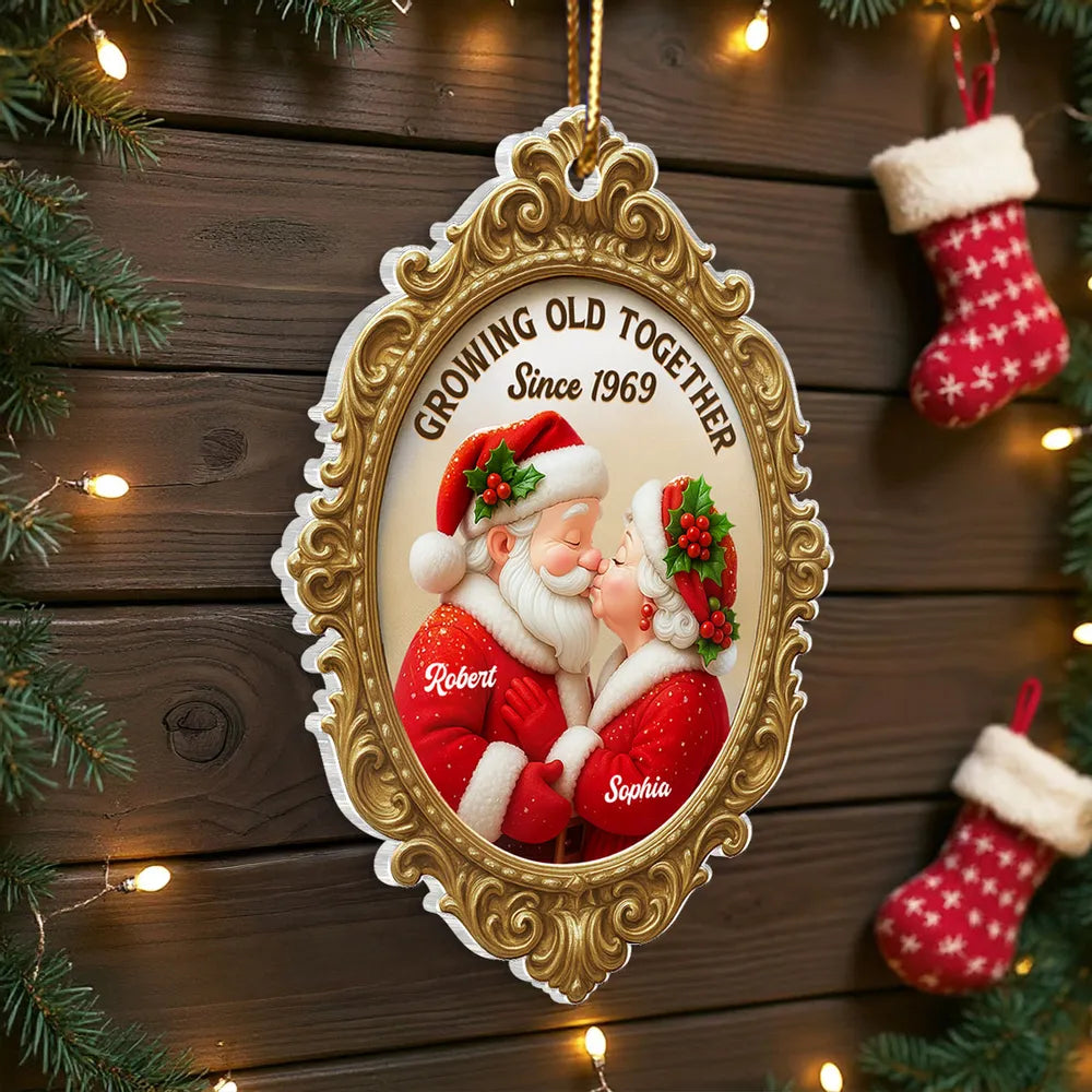 Christmas Acrylic Ornament – Loving Santa Couple Keepsake, Heartwarming Holiday Gift for Parents