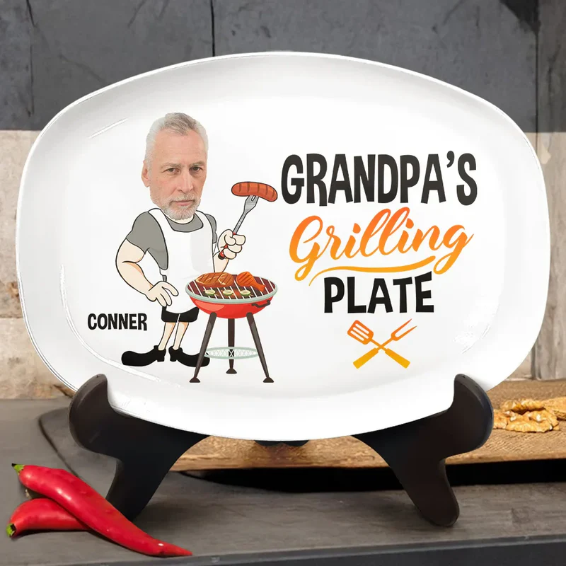 Personalized Grilling Plate for Grill Master Dad – Fun Cartoon BBQ Design, Unique Backyard Gift for Papa