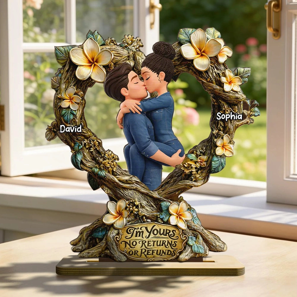 Personalized Kissing Couple Wooden Plaque - Romantic Floral Heart Gift for Anniversary