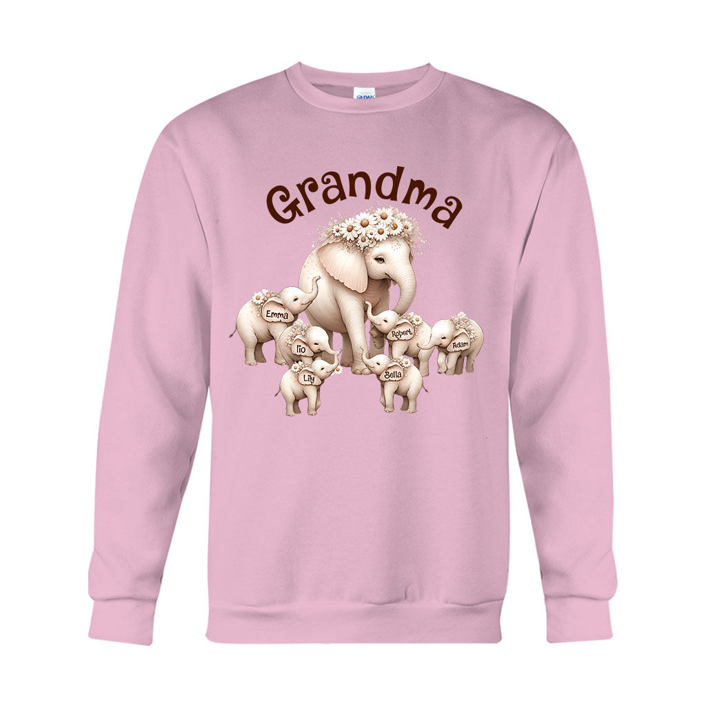 Cute Elephant - Personalized Grandma T-shirt And Hoodie