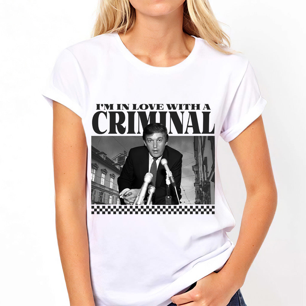 I'm in Love with a Cr!m!nal T-shirt, Daddy President Shirts, Funny Political T-Shirt, Humor Tee for Election, 2024 Election Apparel, Unisex Graphic Tee