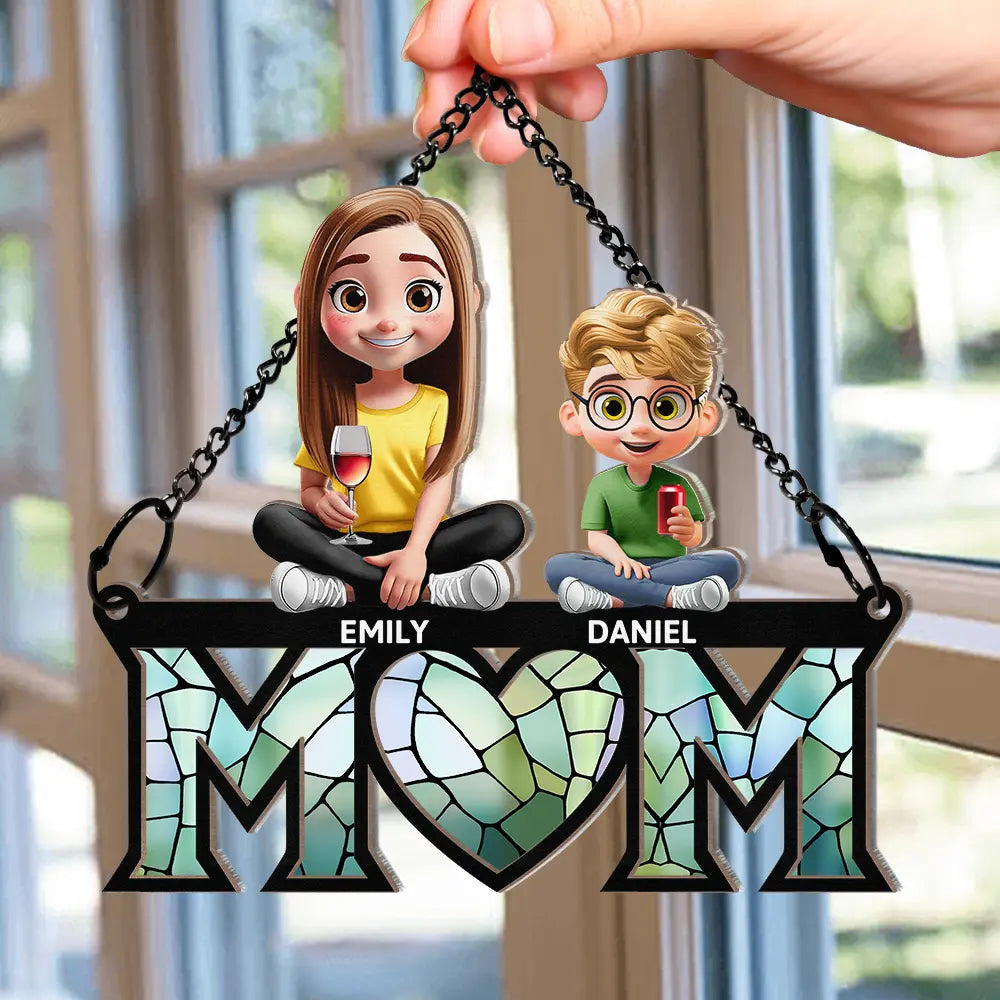 Personalized MOM Ornament with Family Figures – Custom Wood and Acrylic Layered Keepsake Gift