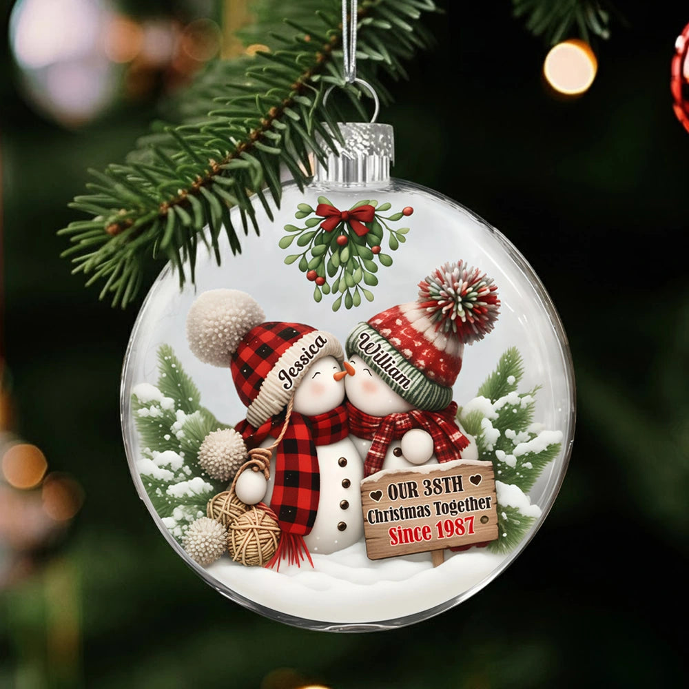 Personalized Acrylic Flat Ball Ornament for Couples – Cozy Snowman Design for Christmas Tree – Unique Romantic Gift to Celebrate Your Love
