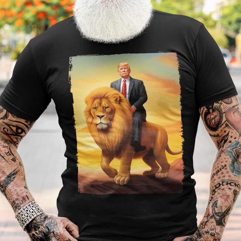 Donald Trump Riding a Lion T-shirt & Hoodie 0924