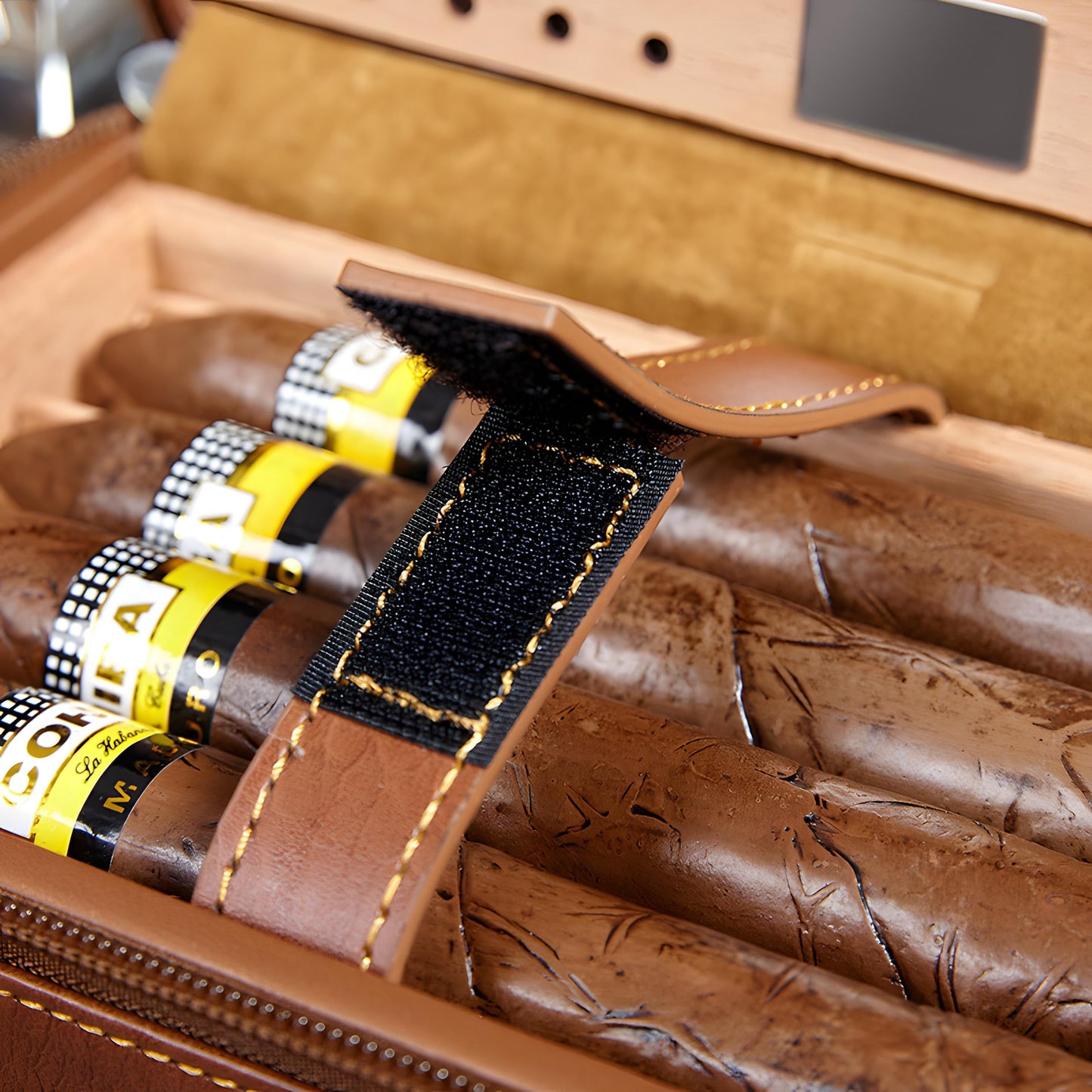 I Like Whiskey And Cigars - Personalized Whisky Travel Cigar Humidor Case