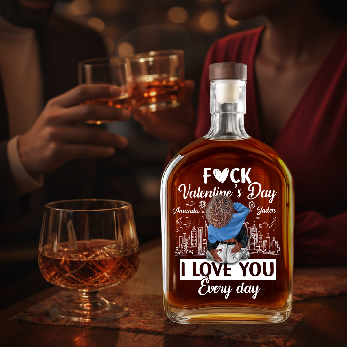 Personalized Glass Spirits Decanter With Couple Hugging Illustration, City Sketch & I Love You Every day, Unique Romantic Gift