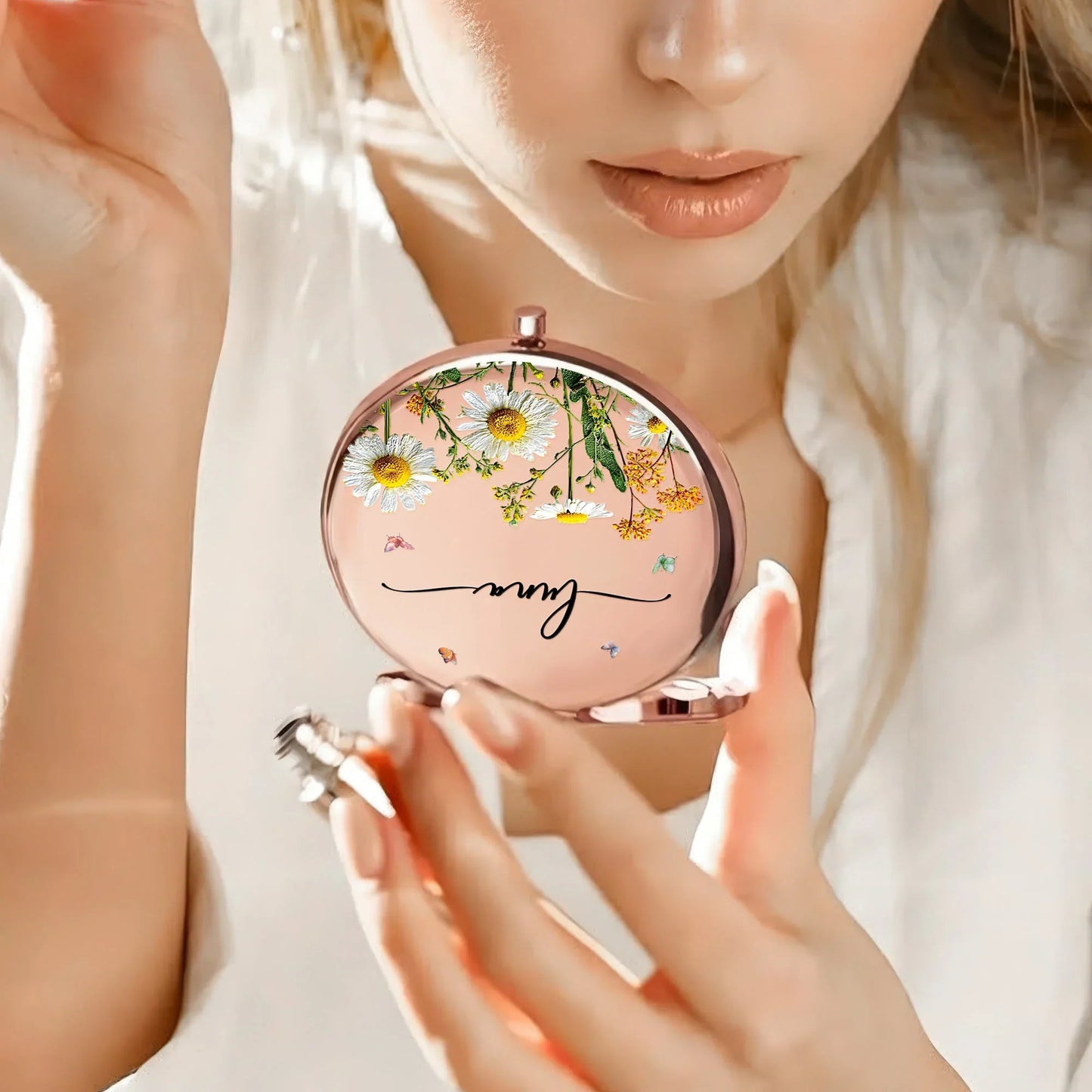 Custom Name Floral Metal Compact Mirror, Delicate Wildflower Design, Thoughtful Gift for Mom Daughter Best Friend, Sweet Daily Reminder