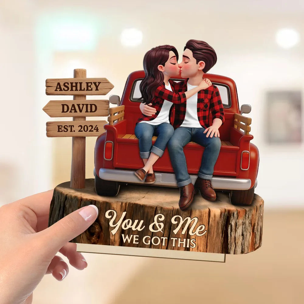 2-Layer Wooden Plaque Personalized Couple Keepsake, Cozy Red Truck Kissing Scene for Living Room Display, Heartfelt Gift
