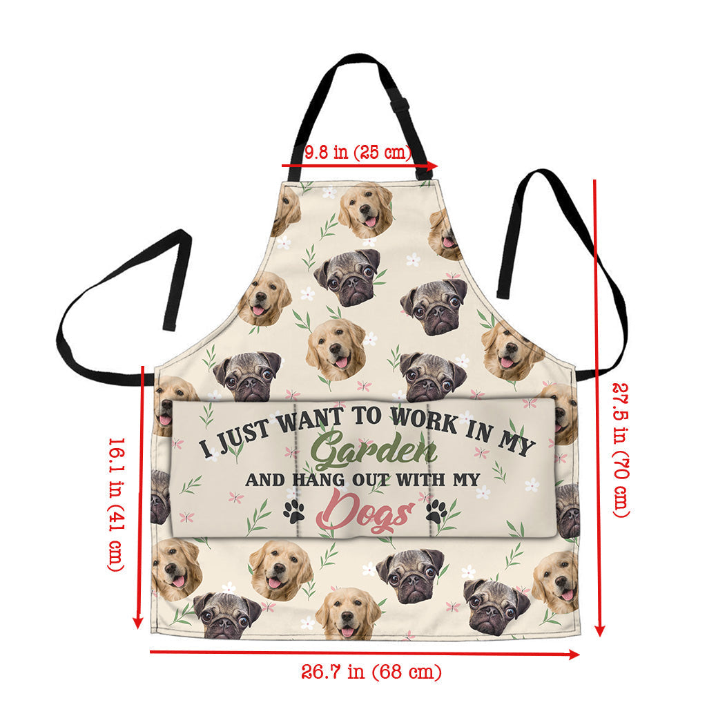I Just Want To Work In My Garden And Hang Out - Personalized Gardening Apron