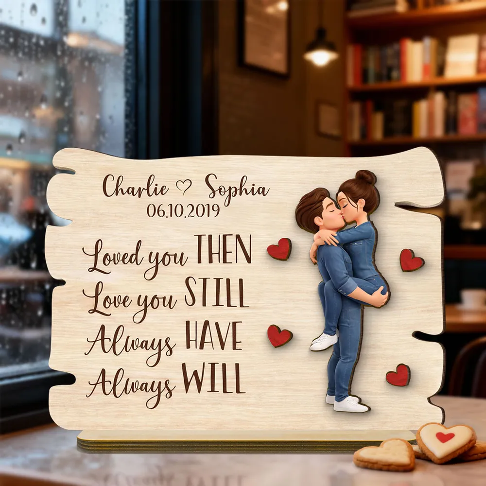Personalized 2-Layer Wooden Plaque with Kissing Couple and Heart Accents, Romantic Table Decor, Unique Gift for Couple