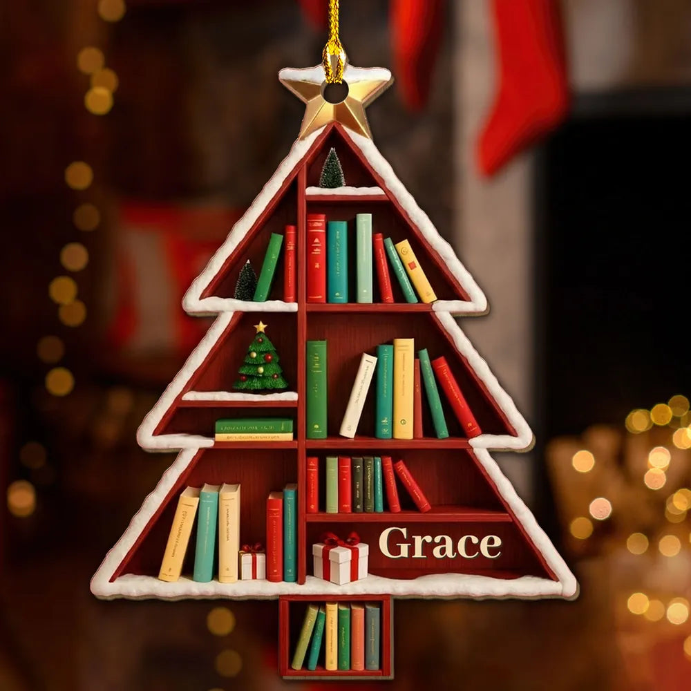 Personalized Wooden Ornament Bookshelf Tree – Custom Name Christmas Wooden Ornament for Book Lovers, Cozy Holiday Decor & Unique Gift