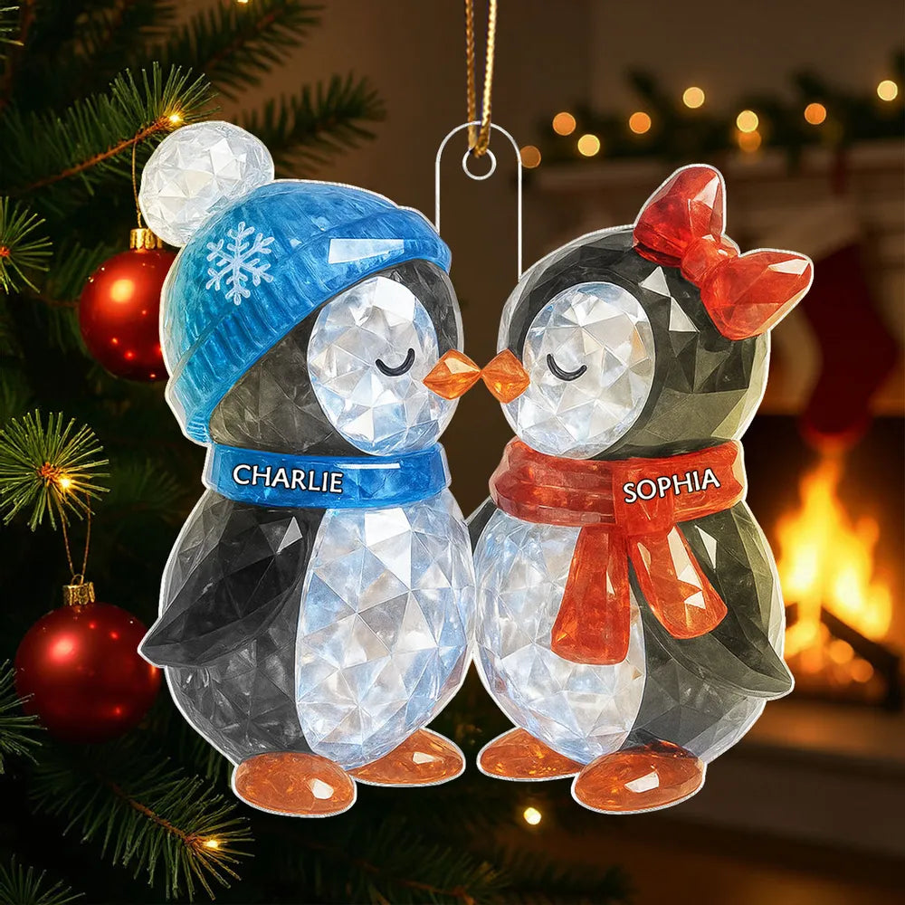 Personalized Acrylic Ornament with Kissing Penguin Couple – Cute Winter Scene, Festive Decor & Unique Christmas Gift