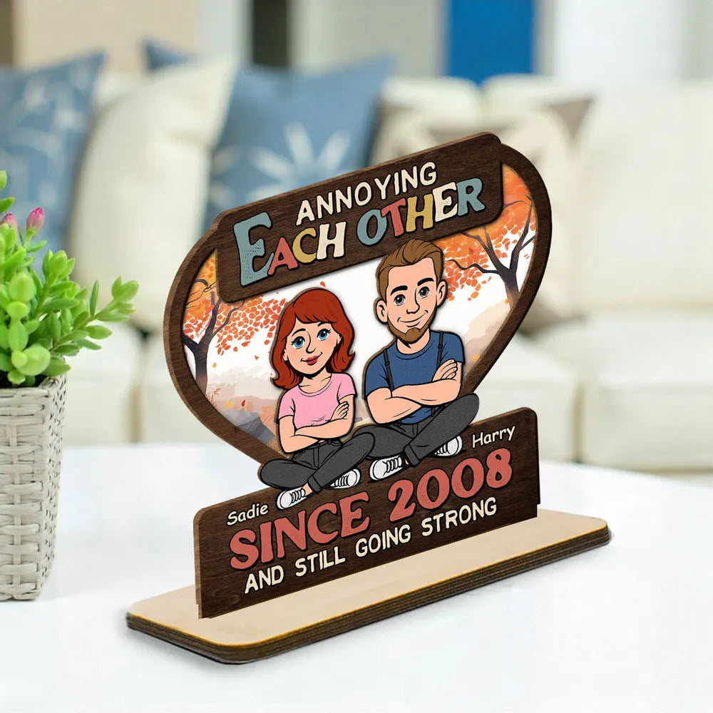 Personalized 2-Layer Wooden Plaque With Cartoon Couple Sitting Back to Back - Unique Funny Gift With Heartwarming Message