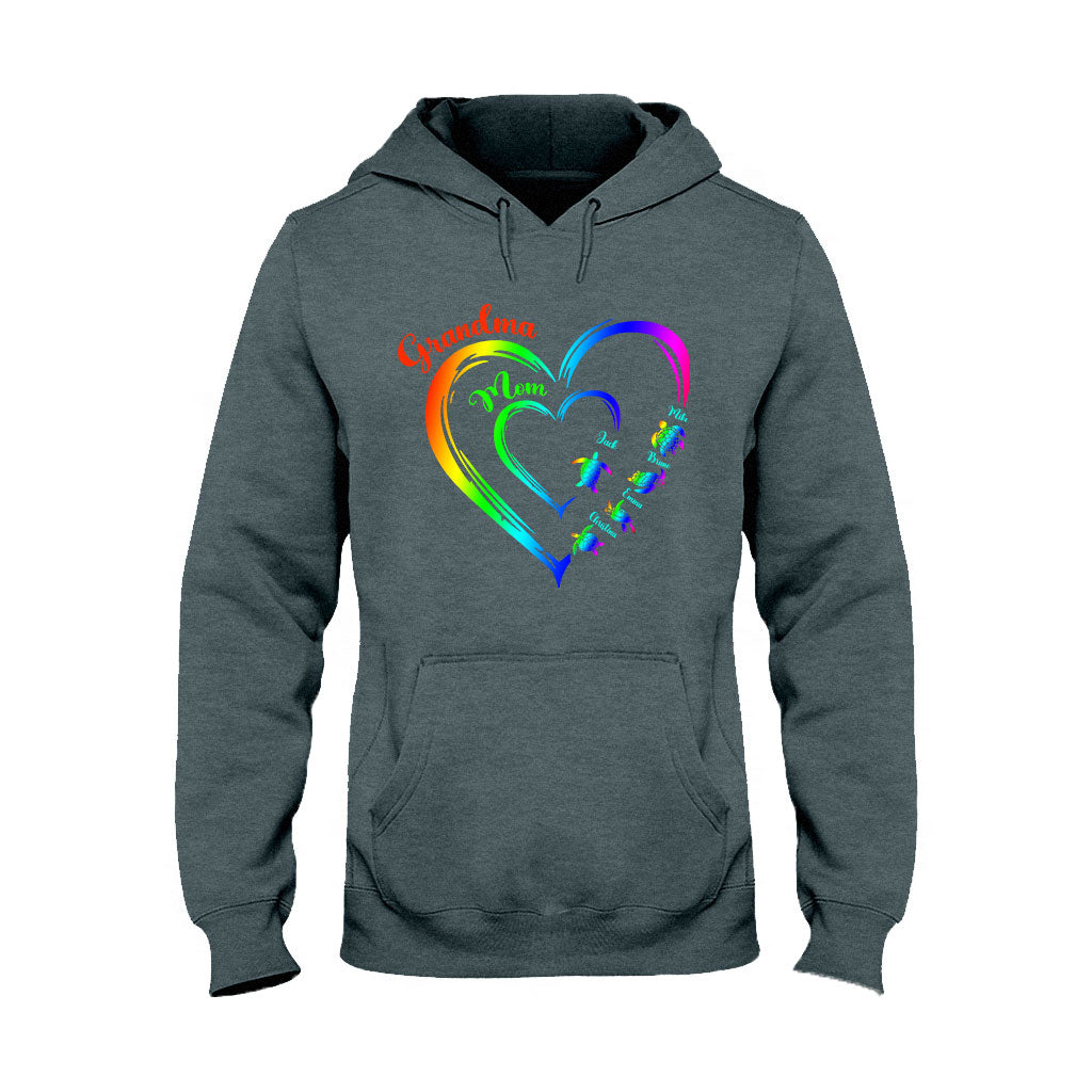 First Mom Now Grandma Turtle Version - Personalized Grandma T-shirt And Hoodie
