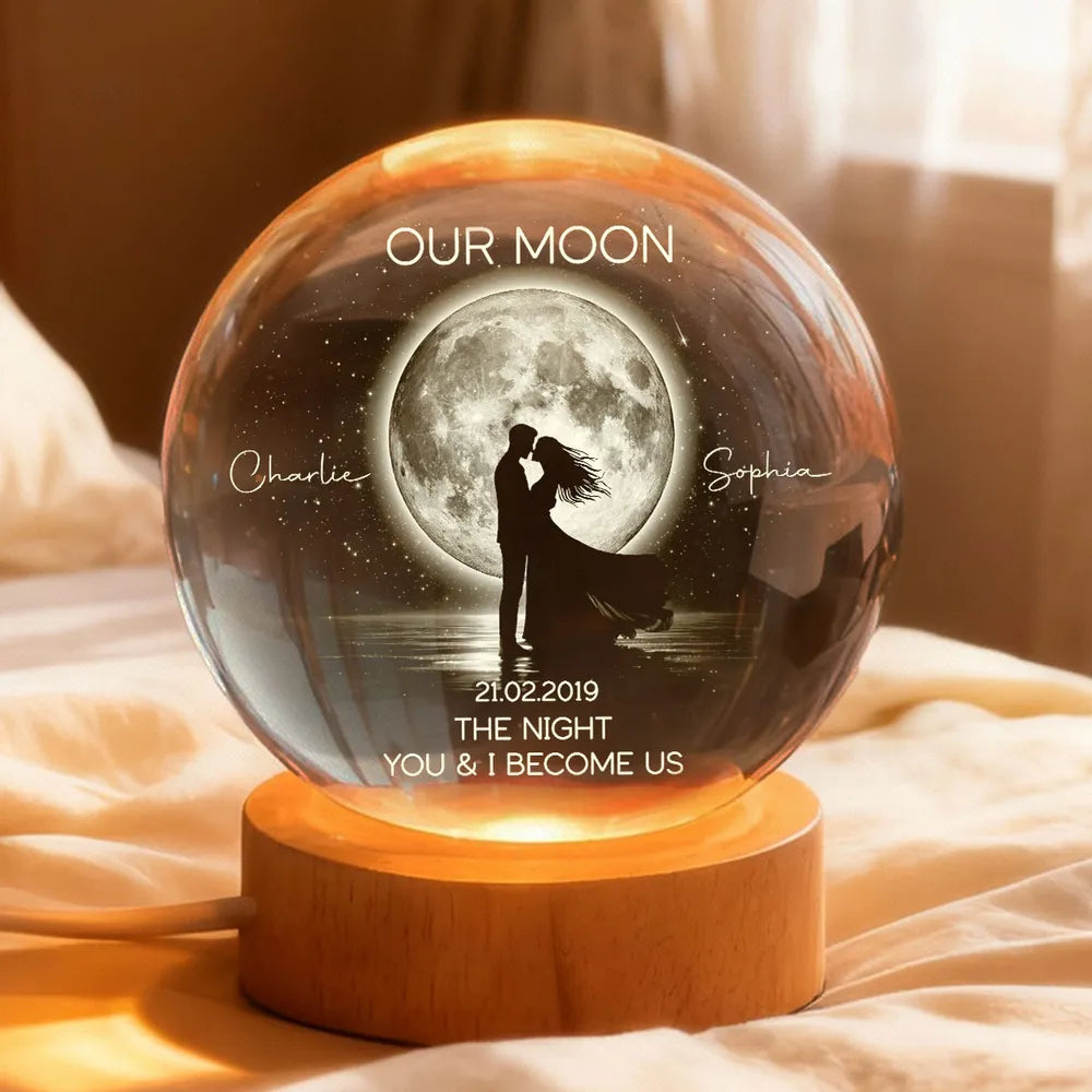 Personalized 3-Color K5 Globe Lamp with Couple Kissing Under the Moon, Romantic Bedroom Decor, Unique Gift for Her or Him