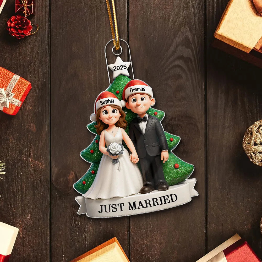 Acrylic Ornament with Newlywed Couple Design, Perfect Gift for First Christmas Together