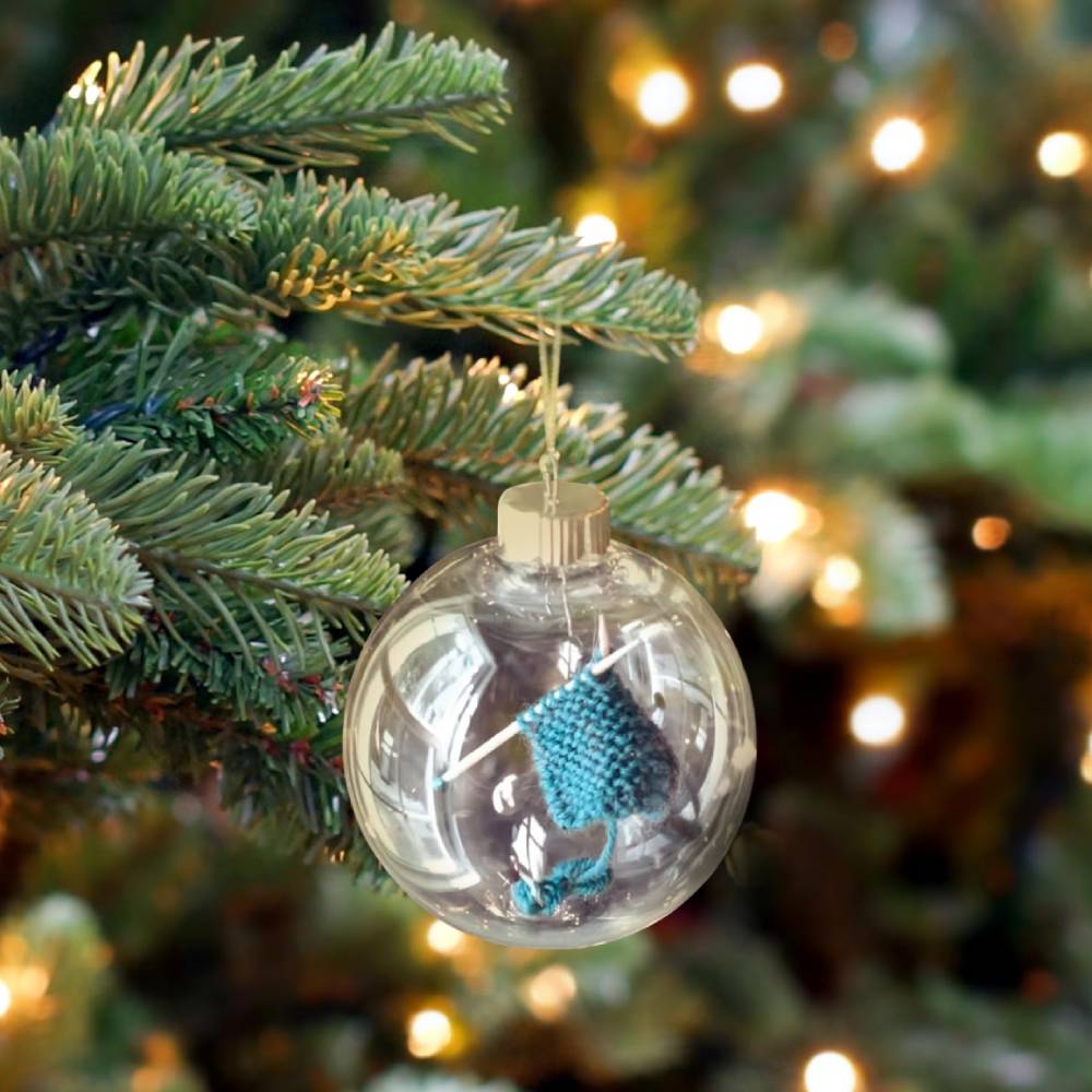Kniting Lovers - Personalized Knitting Hanging Ornament