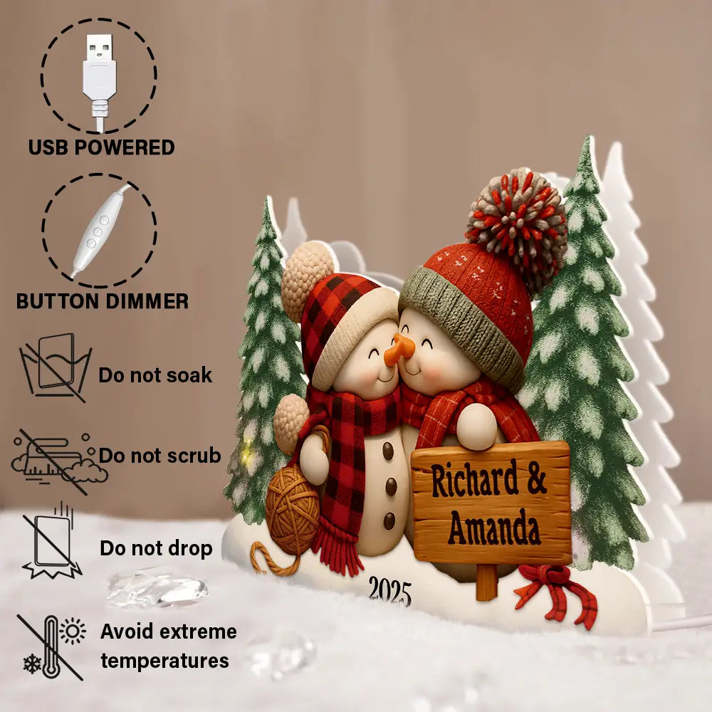 Personalized Acrylic Light Box with Kissing Snowman Couple, Cozy Winter Scene, Unique Christmas Gift for Couples & Friends
