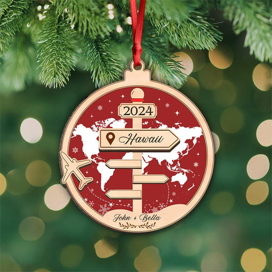 Wooden Travel-Themed Ornament – “Romantic Travel Memories” Personalized Decoration for Valentine’s and Christmas Couples’ Gift
