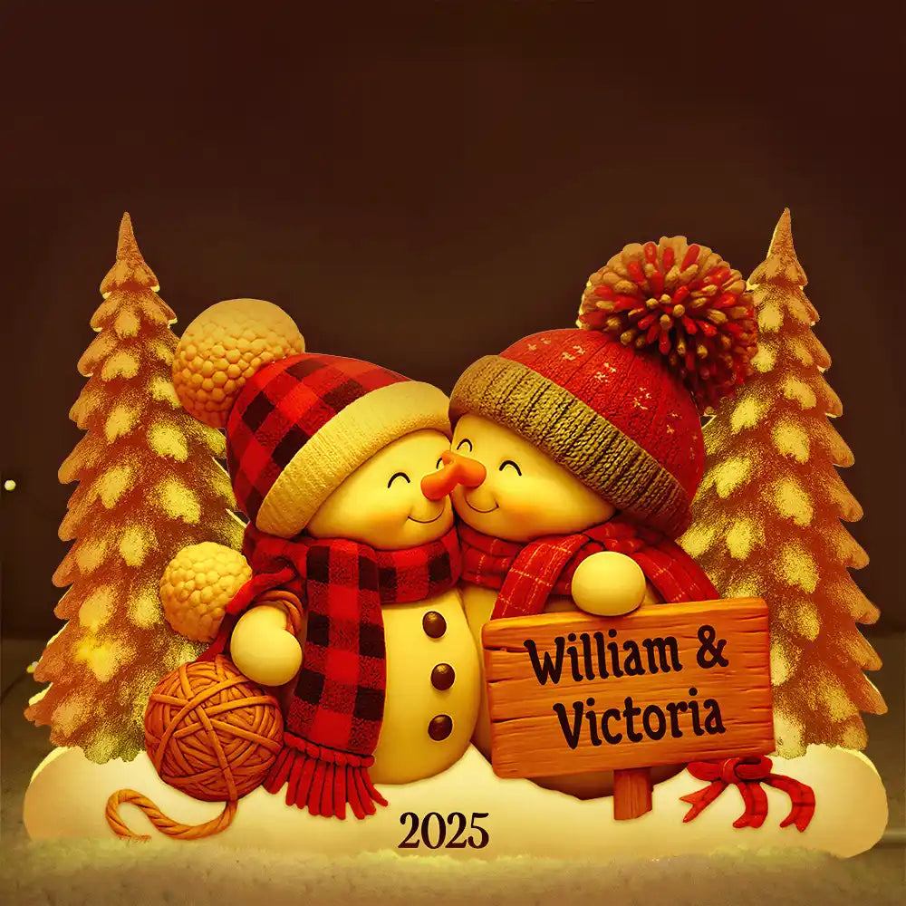 Personalized Acrylic Light Box with Kissing Snowman Couple, Cozy Winter Scene, Unique Christmas Gift for Couples & Friends