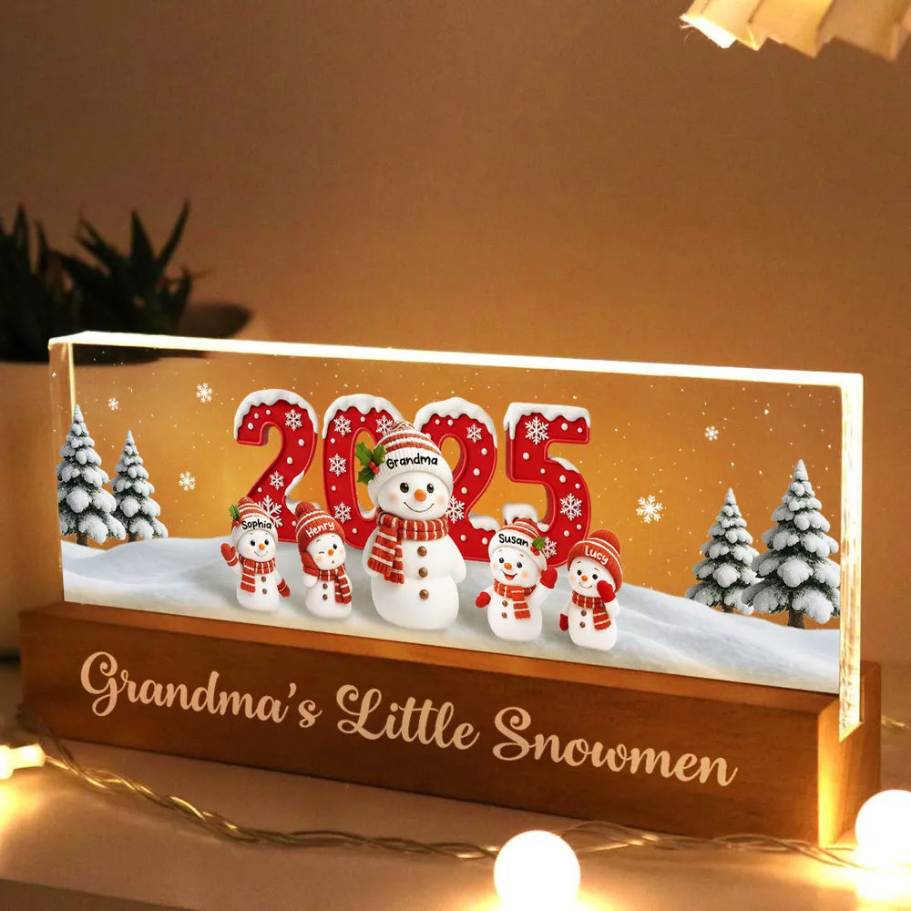 LED Light Plaque - Personalized Snowman Family for Grandma, cozy night light for Christmas, a unique heartfelt gift