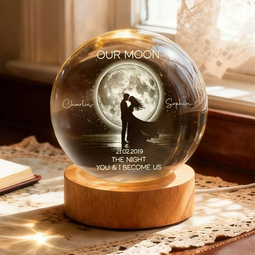 Personalized 3-Color K5 Globe Lamp with Couple Kissing Under the Moon, Romantic Bedroom Decor, Unique Gift for Her or Him