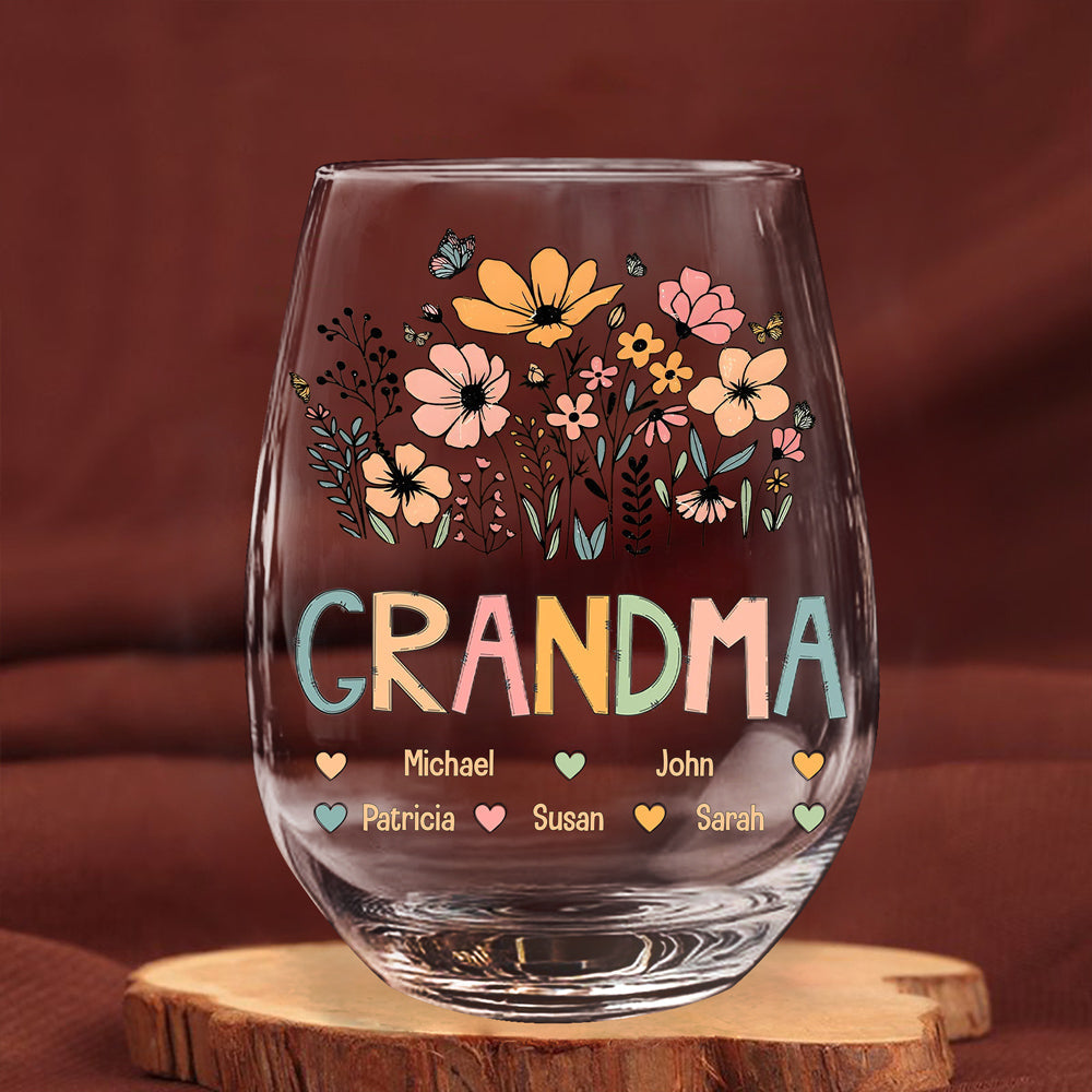 Personalized Wine Glass for Grandma with Colorful Flower Design, Customizable with Names of Grandchildren, Ideal Gift for Grandmothers on Special Occasions
