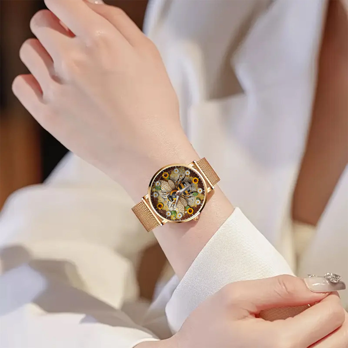Daisy Bee - Personalized Bee Women Hand Watch