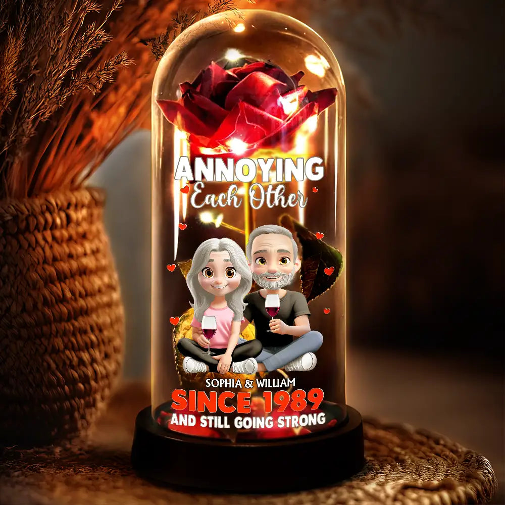 Personalized Lighted Eternal Rose Dome with Cute Couple Illustration, Warm Glow Decor, Unique Anniversary Gift