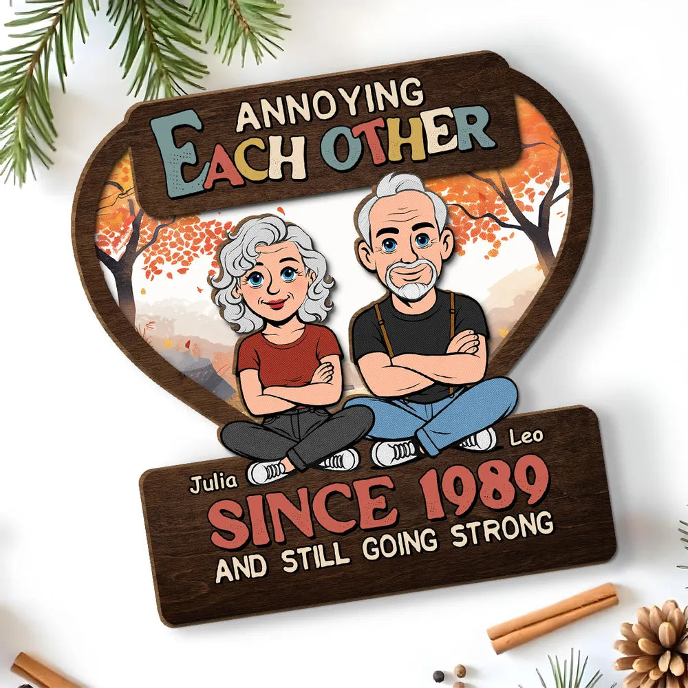 Personalized 2-Layer Wooden Plaque With Cartoon Couple Sitting Back to Back - Unique Funny Gift With Heartwarming Message
