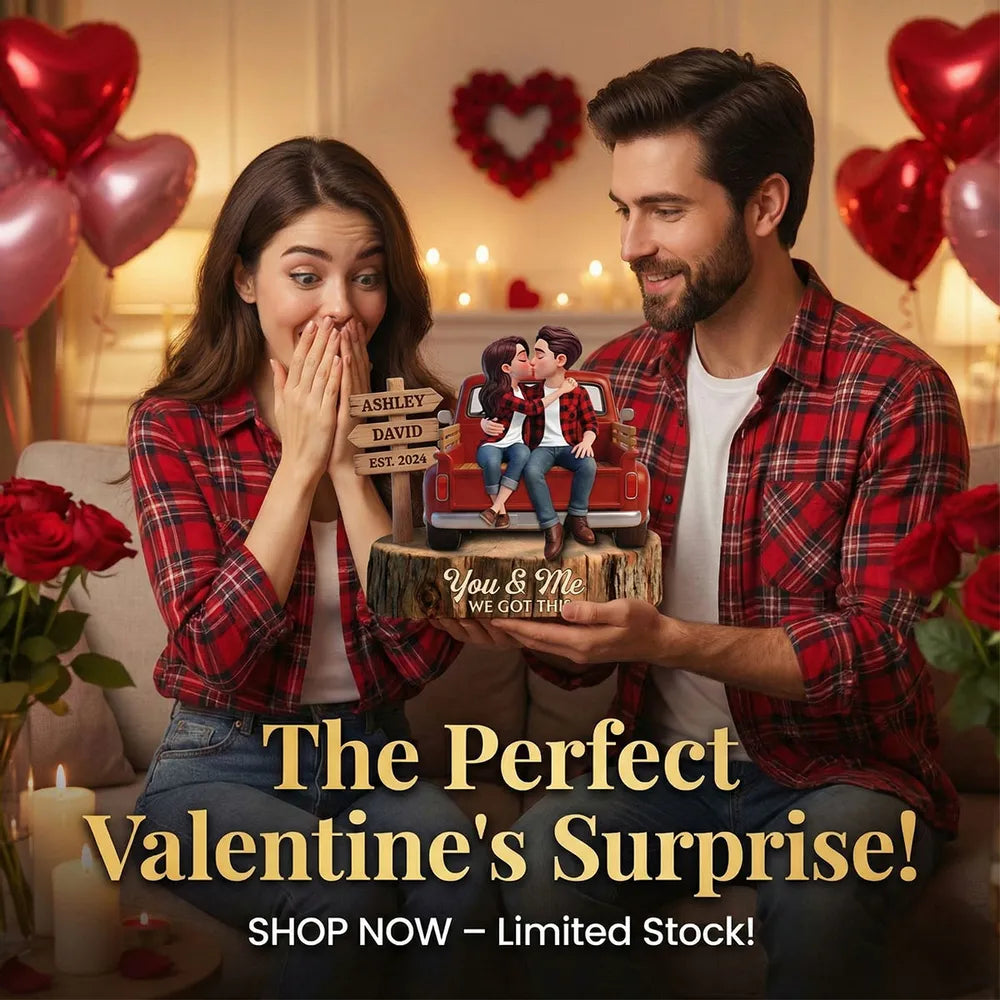 2-Layer Wooden Plaque Personalized Couple Keepsake, Cozy Red Truck Kissing Scene for Living Room Display, Heartfelt Gift