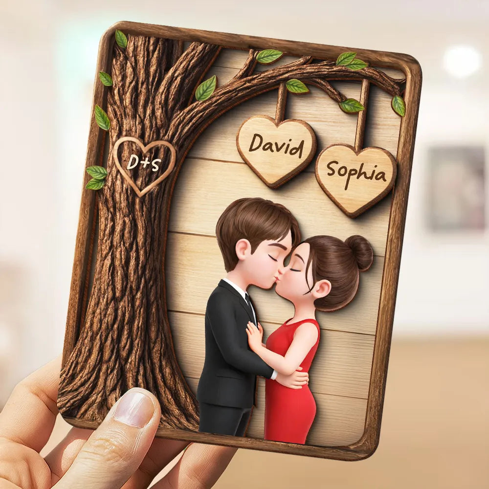 2-Layer Wooden Plaque Personalized Love Keepsake, Kissing Couple with Hanging Heart Names, Sweet Home Display and Creative Gift