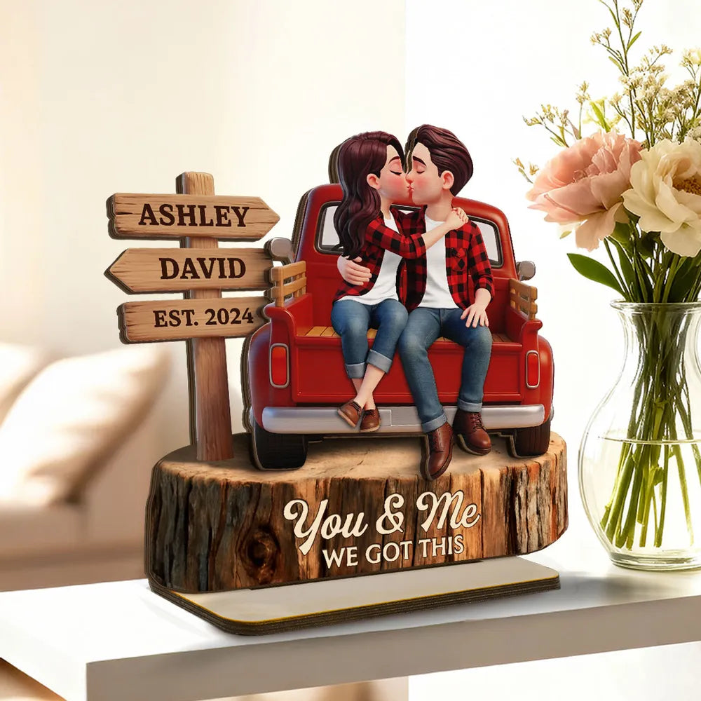 2-Layer Wooden Plaque Personalized Couple Keepsake, Cozy Red Truck Kissing Scene for Living Room Display, Heartfelt Gift